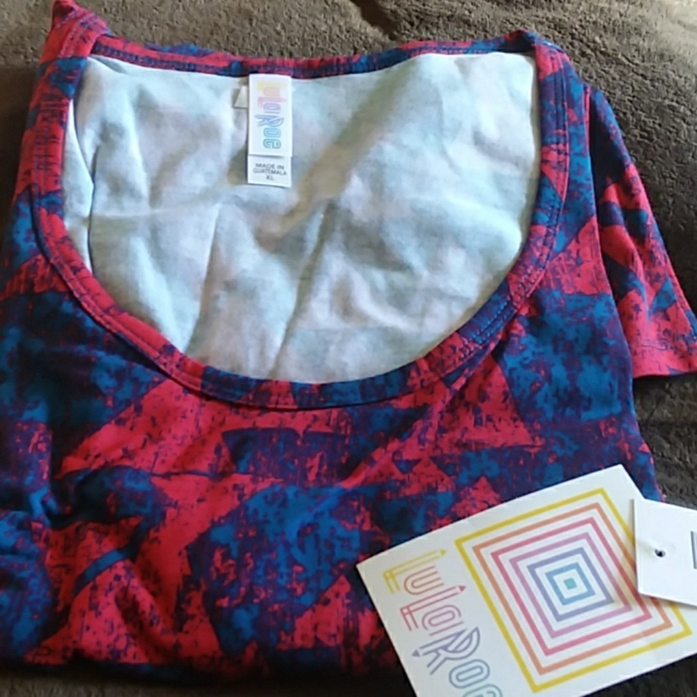 Lularoe classic tee